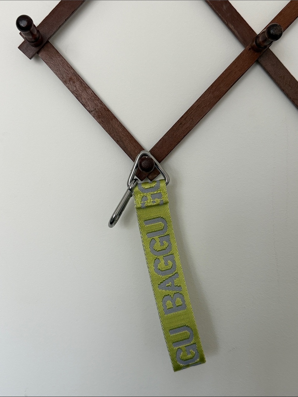 BAGGU Logo Keychain in Citron